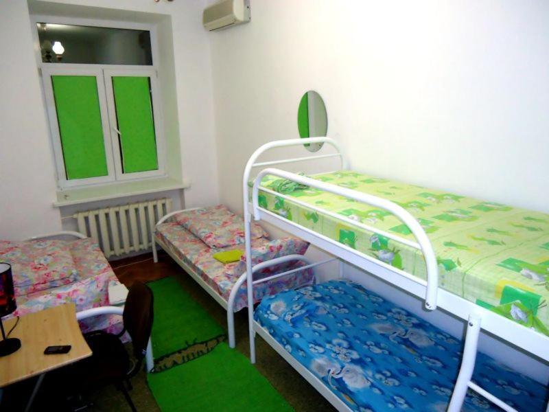 Hostel Kreshatik Kiev Rum bild