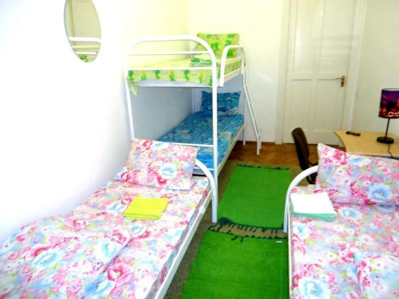 Hostel Kreshatik Kiev Rum bild