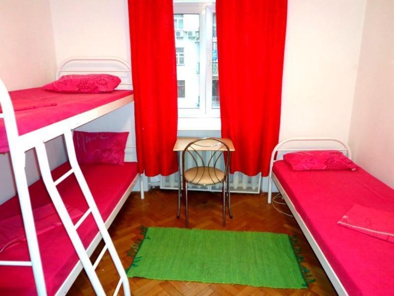 Hostel Kreshatik Kiev Rum bild